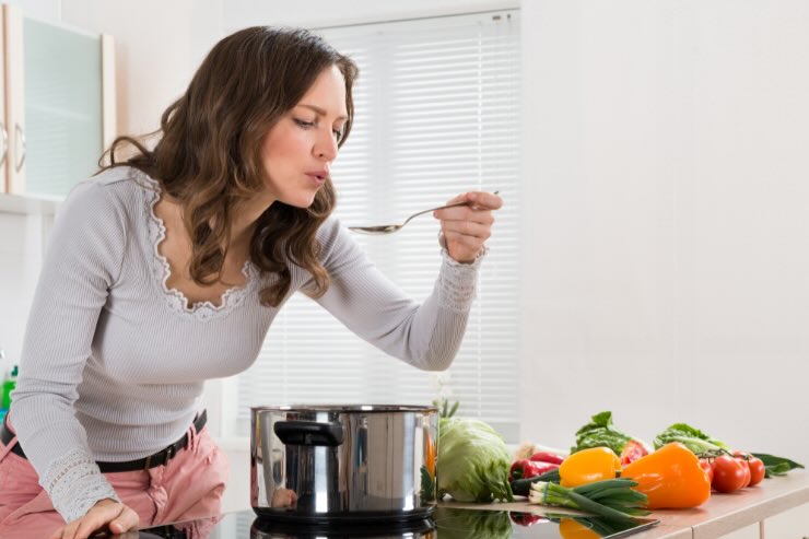 pessima abitudine in cucina